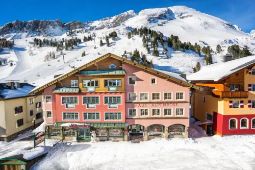 Apartments & Garni Alpenrose Hotels in Tweng