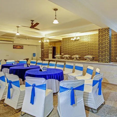 Blue Moon Residency Hotel & Restaurant