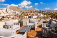 Antigua Trece Hotel Fusión