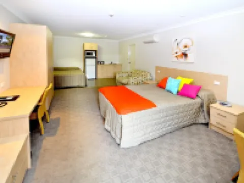 Mackellar Motel