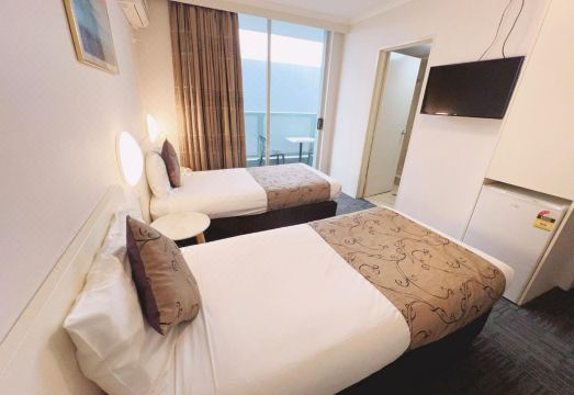 칼톤 라이곤 로지 대표 이미지