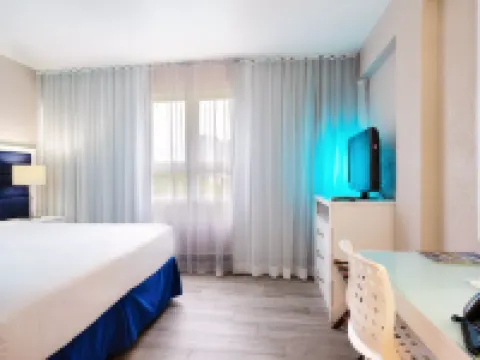 THE WAVE HOTEL CONDADO by IHG コンダドのホテル