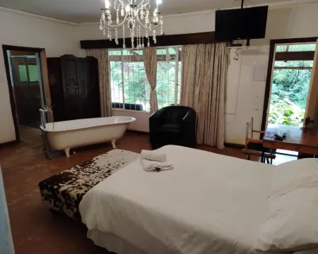 Tsanana Log Cabins and Mullberry Lane Suites Ξενοδοχεία στην πόλη Graskop