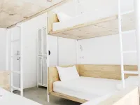 HOOD HOSTEL