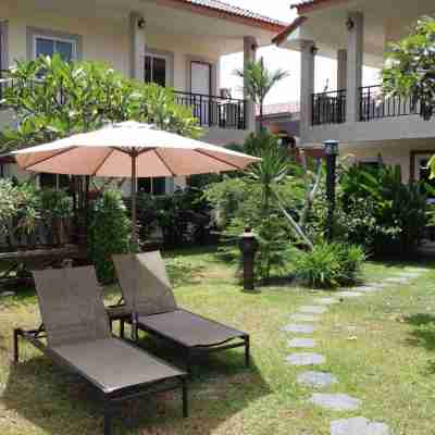 บ้าน เมี๊ยบ ศุขศิริ บางเสร่ Hotel Exterior
