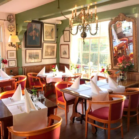 Hotel & Restaurant de Fortuna Hotels in Edam