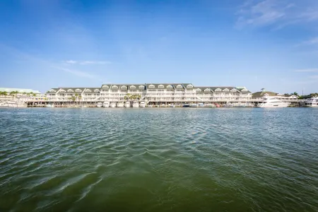 Holiday Inn & Suites CLEARWATER BEACH S-HARBOURSIDE by IHG