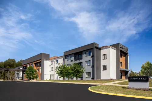 Courtyard Detroit Brighton Hotels in Brighton