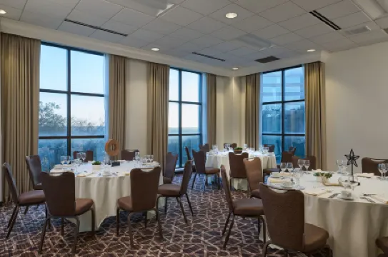 Renaissance Austin Hotel