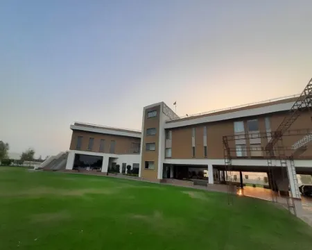 Royal Palm Resort Hotels in Hisar