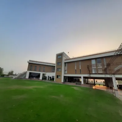 Royal Palm Resort Hotels in Hisar
