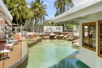 Ocean International Hotel - Beach