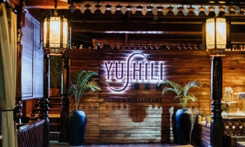 Yushili Hotel & Restaurant