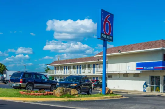 Motel 6 Ardmore, OK