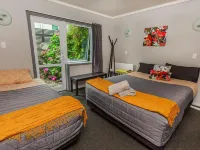 Ivorytowers Accommodation Hotels in Fox Glacier