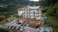 Hotel Fontanella - Parvekkeita