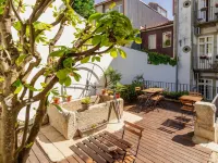 Porto Lounge Hostel & Guesthouse by Host Wise Hotéis próximos à(ao) Ponte Luís I
