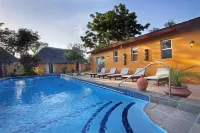 Normann Safari Bush Lodge - Pools