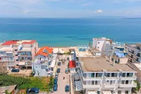 Eantos Studios and Suites