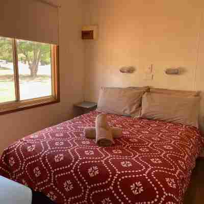 Cobar Caravan Park Rooms