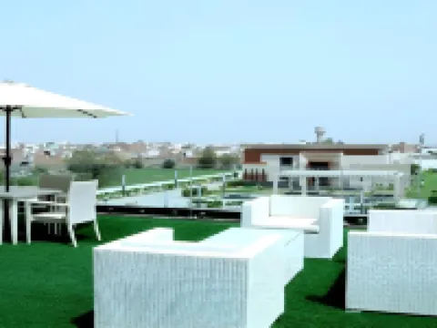 Hotel Solitaire Grand Hotels in Sirsa