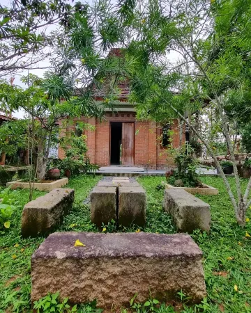 Omah Pakwo Yogyakarta Отели в г. Karangmojo