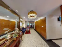 Hotel Crimson Lotus โรงแรมใกล้สวนสาธารณะเจพี