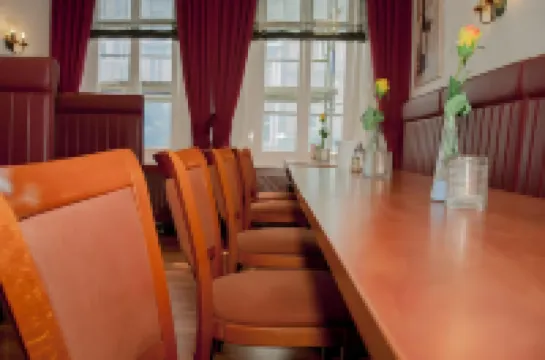 โรงแรมเทอร์มินัสที่สถานีรถไฟหลักและ ZOB