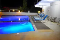 Airport Ace Hotel - Pools