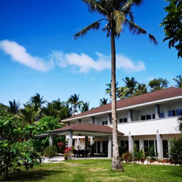 Sunset Cove Beach & Dive Resort