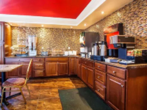 رودواي إن ميدولاندز فنادق في سيكوكس