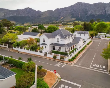 Le Petit Paris Hotels in Stellenbosch