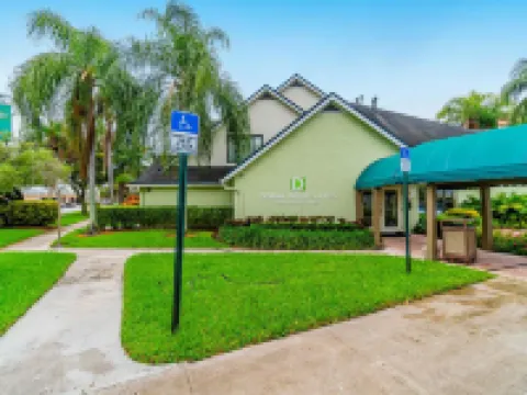 ドラル スイーツ ドラールのホテル