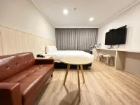 Yoshi Hotel - Tainan Station Branch Hotels in Tainan