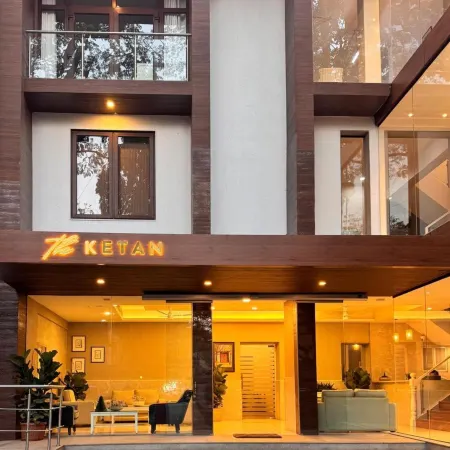 Hotel Ketan Отели рядом с достопримечательностью «Шанищар Вада Звуковое И Световое Шоу»