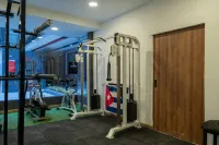 โรงแรมซันติอาโกเดคอมโพสเตลลาสูท - ที่มีฟิตเนส
