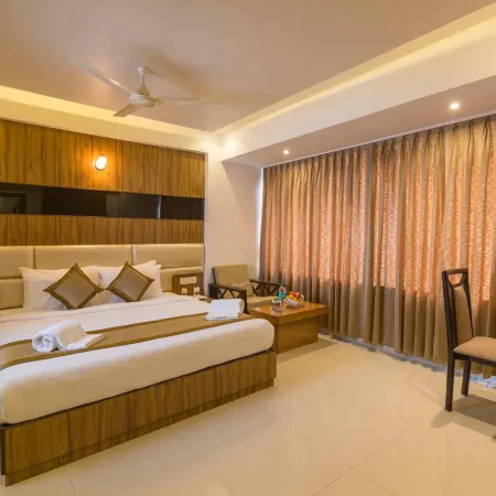 Grand Plaza Suites