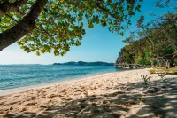 Sangat Island Dive Resort - Tiny houses