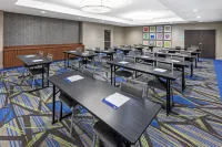 Holiday Inn Express & Suites Denton - Sanger Hotel di Valley View