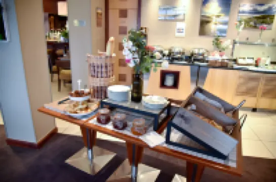 Holiday Inn CALAIS by IHG Hotel di Calais