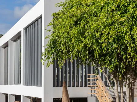 WHITE Exclusive Suites & Villas