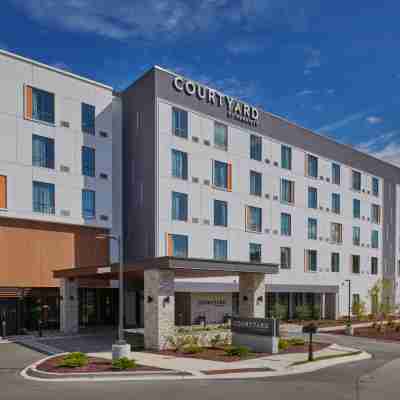 Courtyard Petoskey at Victories Square Hotel Exterior