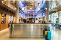 Moxy Berlin Airport - bar