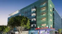 Hampton Inn & Suites by Hilton Santa Monica - parking