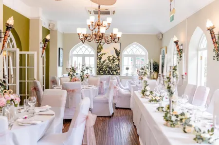 Angmering Manor Hotel Отели в г. Аран Дистрикт