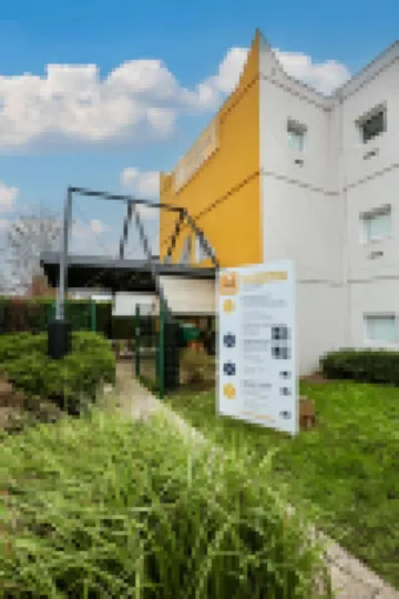 프레미에르 클라스 플레지르 - 가틴 플라시르 호텔