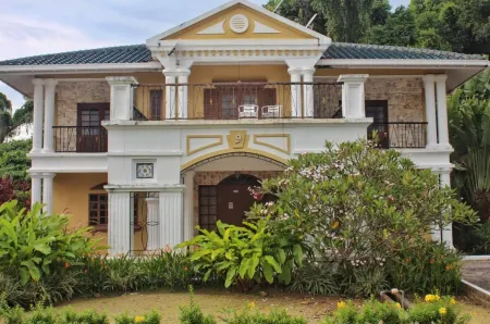 โรงแรมเทียร่า ลาบูอัน