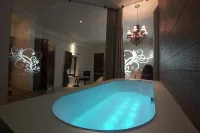 1850 Hotel Boutique - Hot Tub