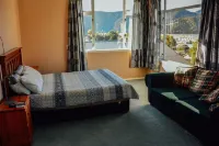 Blue Moon Lodge - Homestays