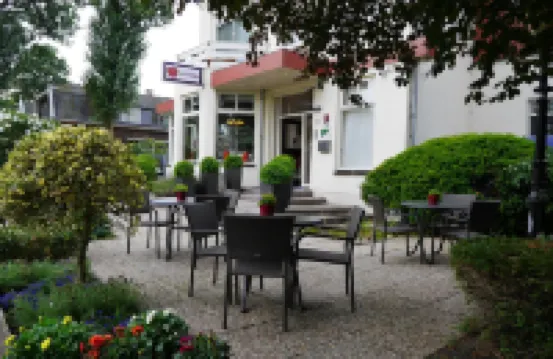 アルプ デ フェーネン ホテル